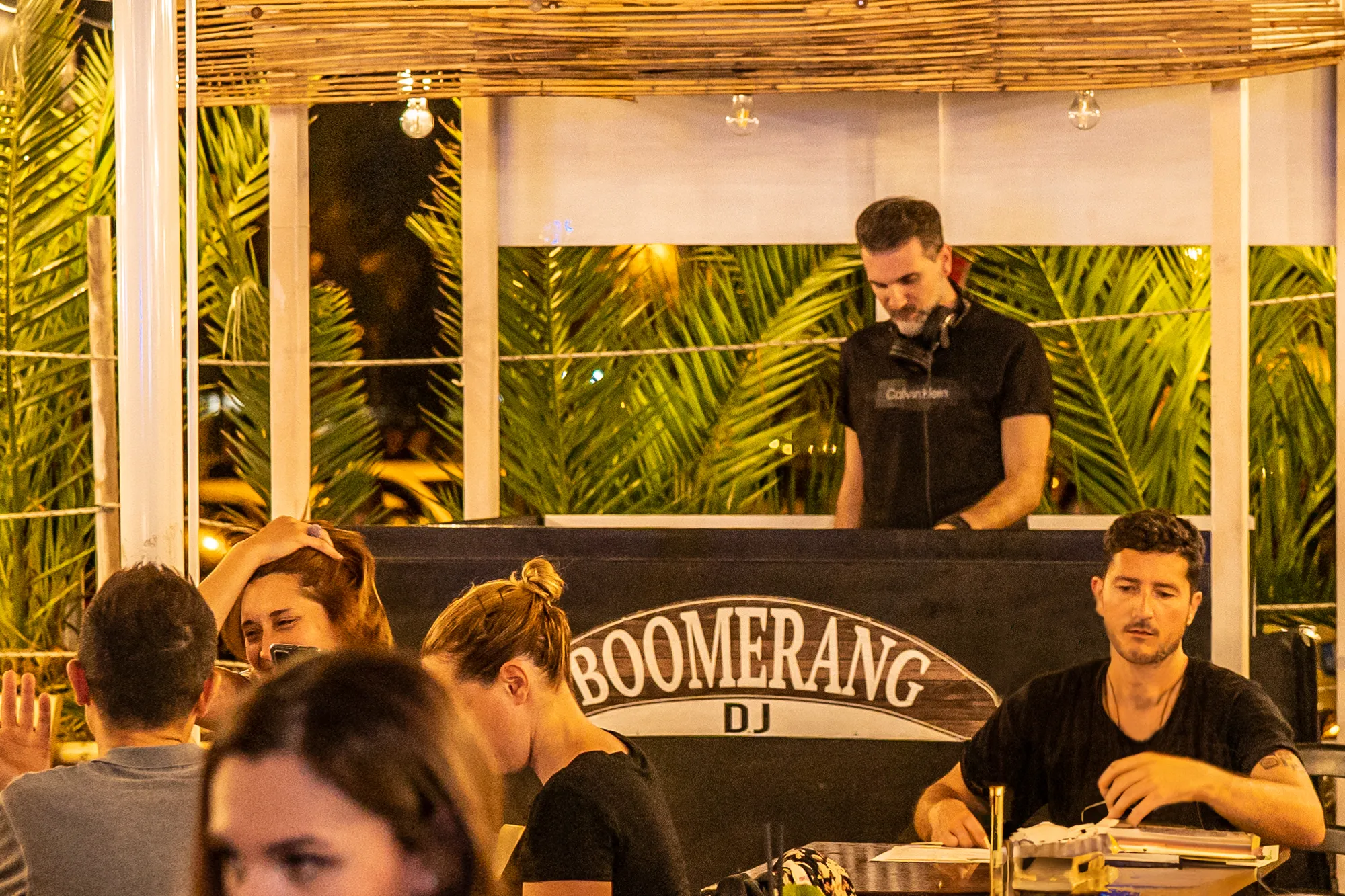 E poi tutti a far festa<br> con il Dj Set… 